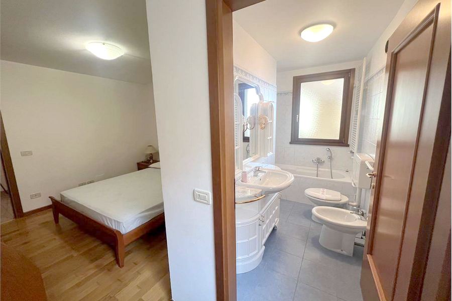 Grado, Italie, 3 Bedrooms Bedrooms, ,2 BathroomsBathrooms,Byt,Na prodej,1538