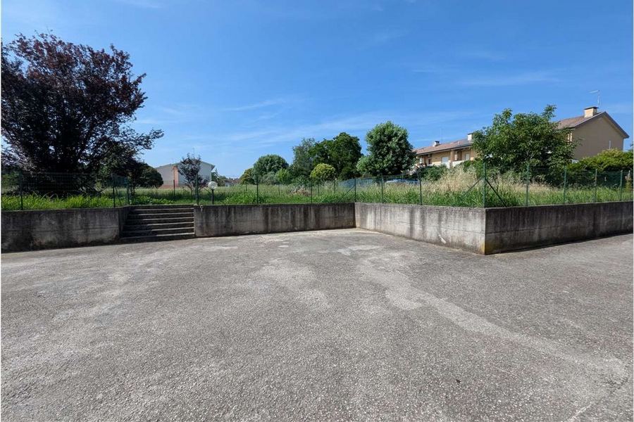 Terzo di Aquileia, Italie, 5 Bedrooms Bedrooms, ,2 BathroomsBathrooms,Byt,Prodané,1664